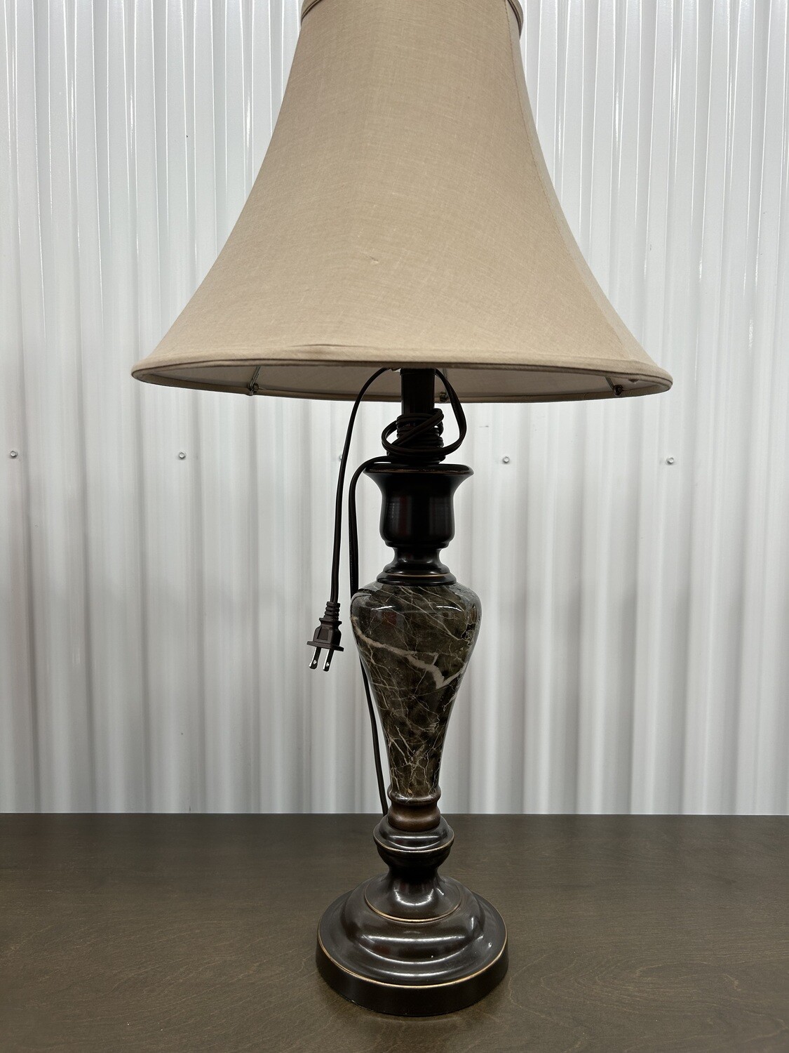 Like new! Table Lamp, brown marble accent #2213 ** 10 mos. to sell, 50% off + 50% sale