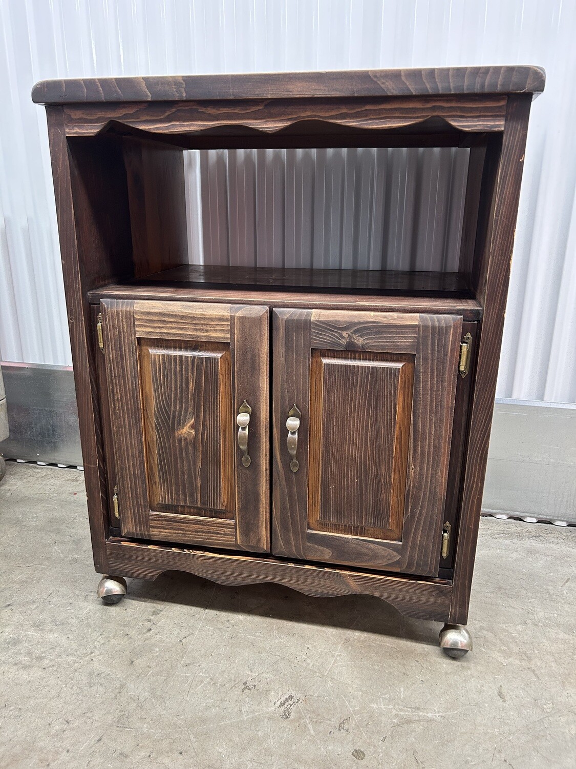 Microwave Cart, dark pine #2118 ** 4.5 mos. to sell, reduced