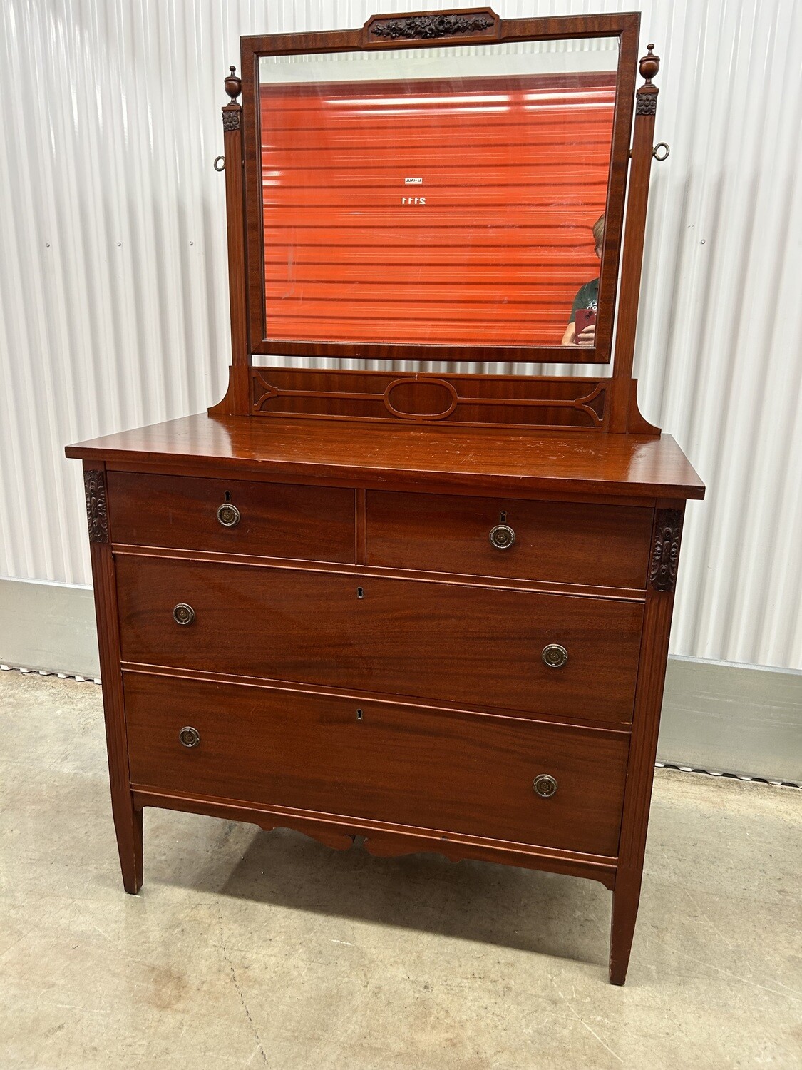 Antique Mahogany 4drawer Dresser, swivel mirror 2133