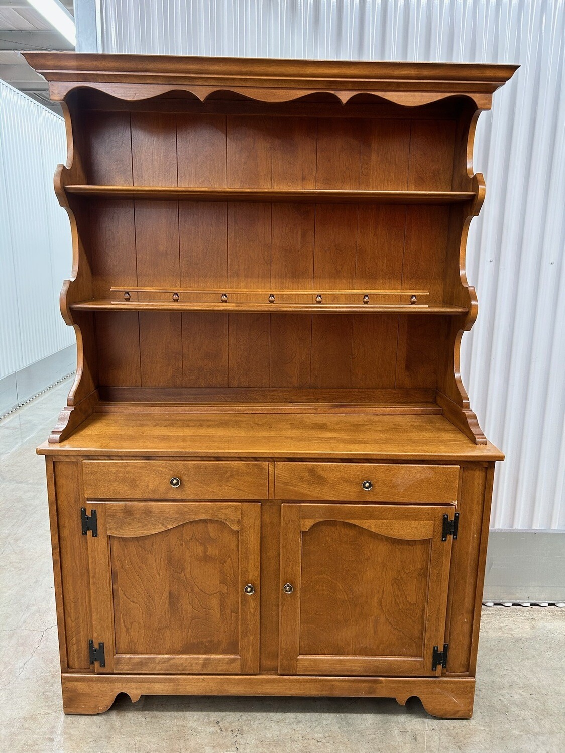 Ethan Allen Maple Hutch 2126