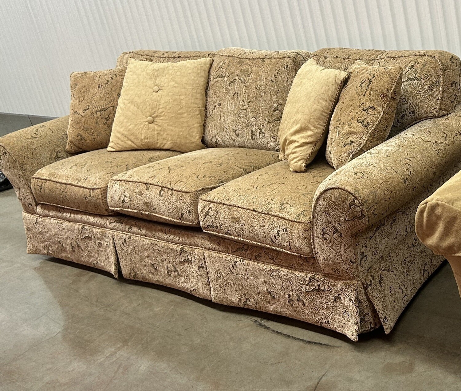 Flexsteel Sofa, paisley print, very comfortable! 2126 ** 3 mos. to sell, full price