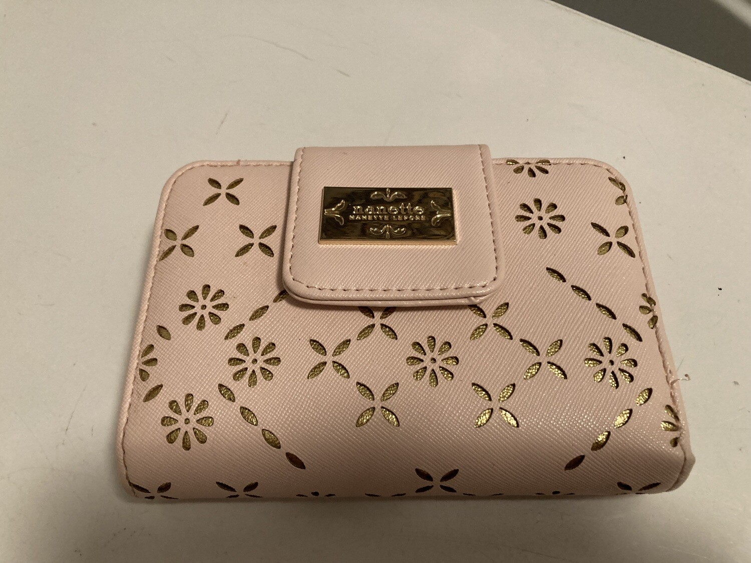 Like New! Nanette pink wallet (WLT10) #2314