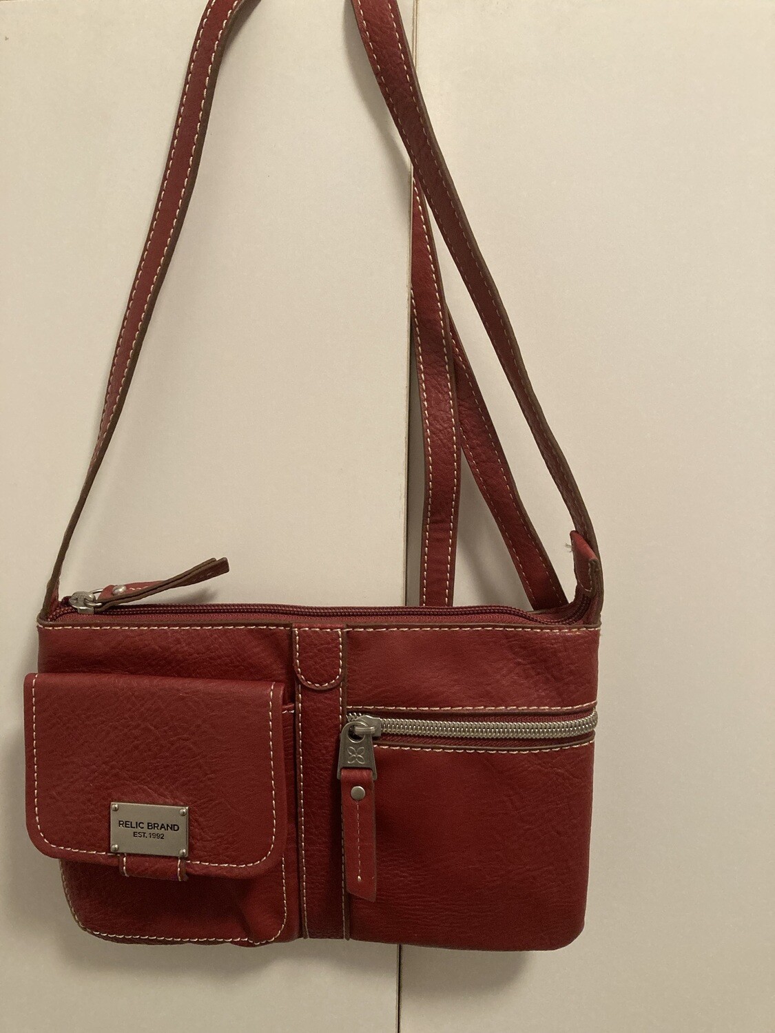 Like new! Relic burgundy purse (HB61) #2314
