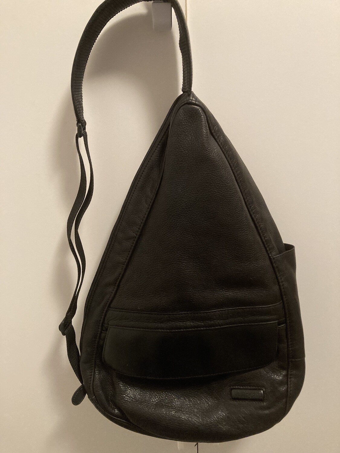 Like new! LLBean black leather Ameribag (HB85) #2314 ** 3 mos. to sell, 20% off