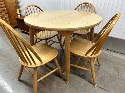 Round Oak Kitchen Table, 4 chairs #1046