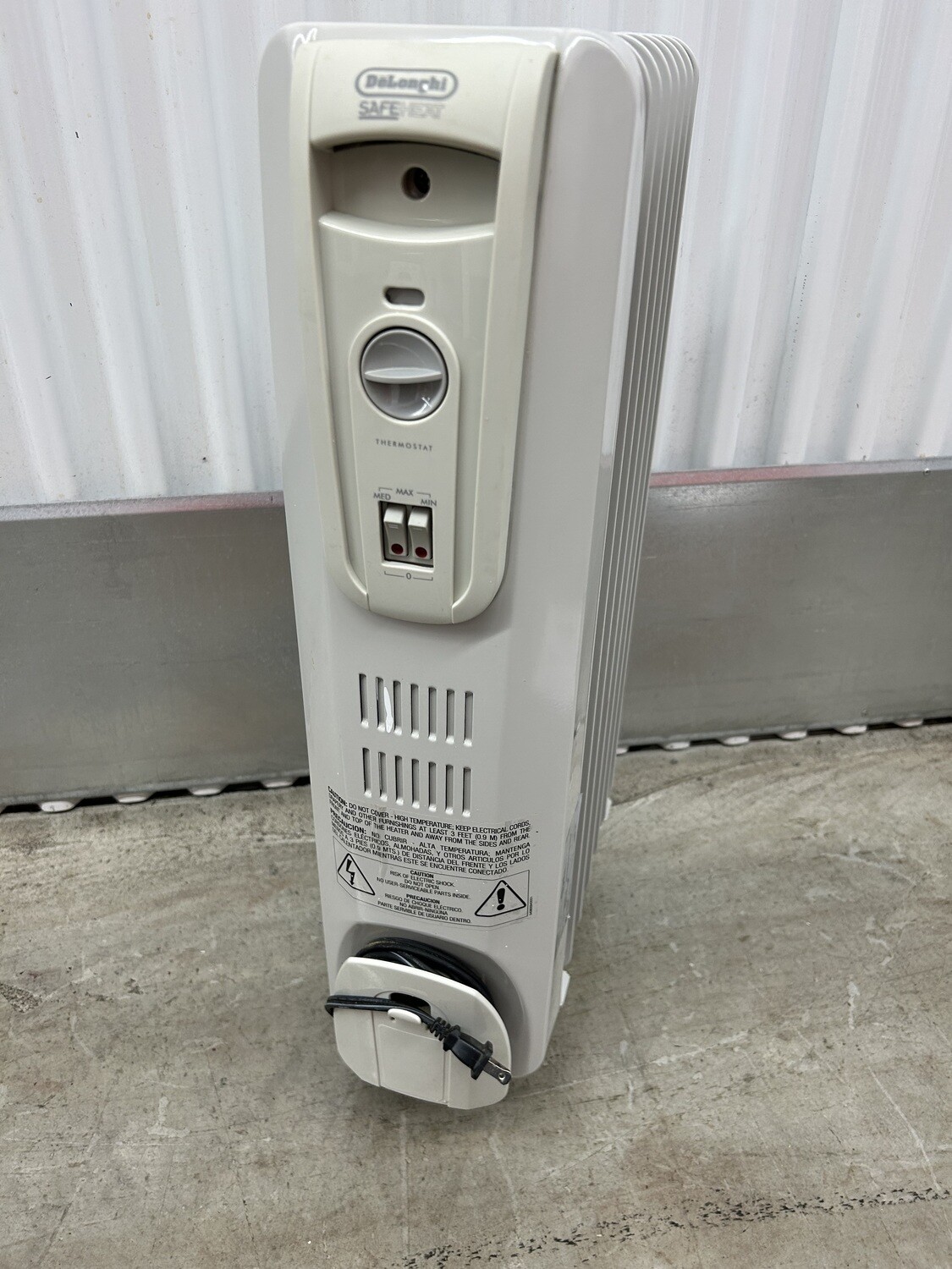 DeLonghi 1500W "SafeHeat" Space Heater 2103 ** 2 mos. to sell, 30 off