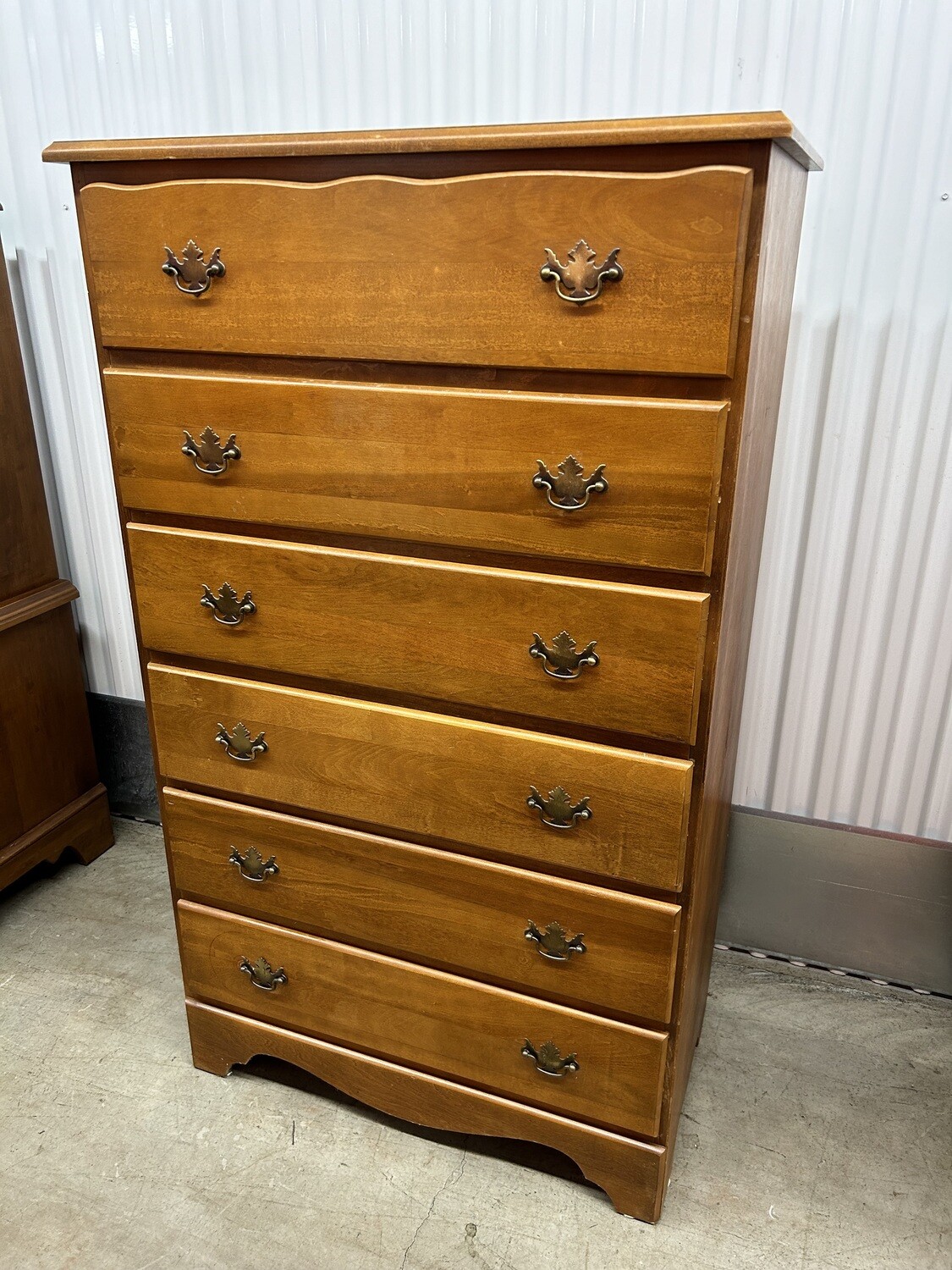 Upright Maple 6drawer Dresser w/ laminate top 2123 ** 2 wks. to sell