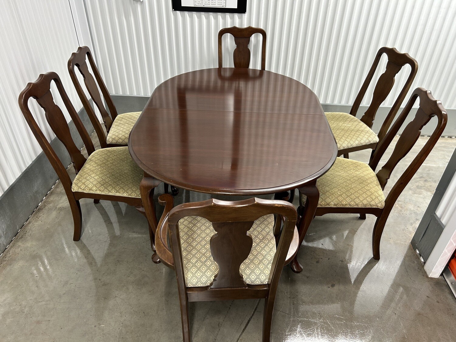Queen Anne Dining Table, 6 chairs, cherry finish #1048
