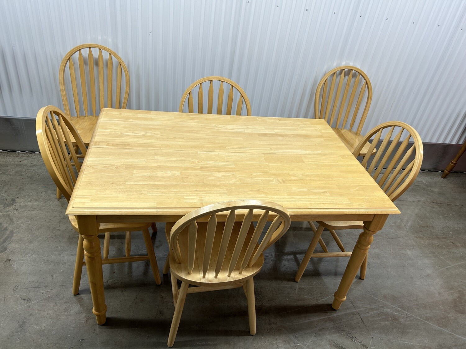 Farmhouse Table w/ hidden leaf, 6 chairs #2126