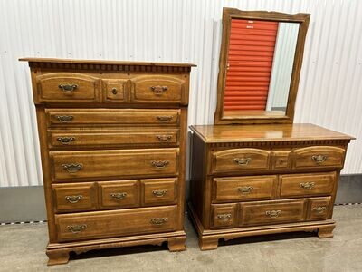 Like new! 2-piece Dresser Set with mirror #2214