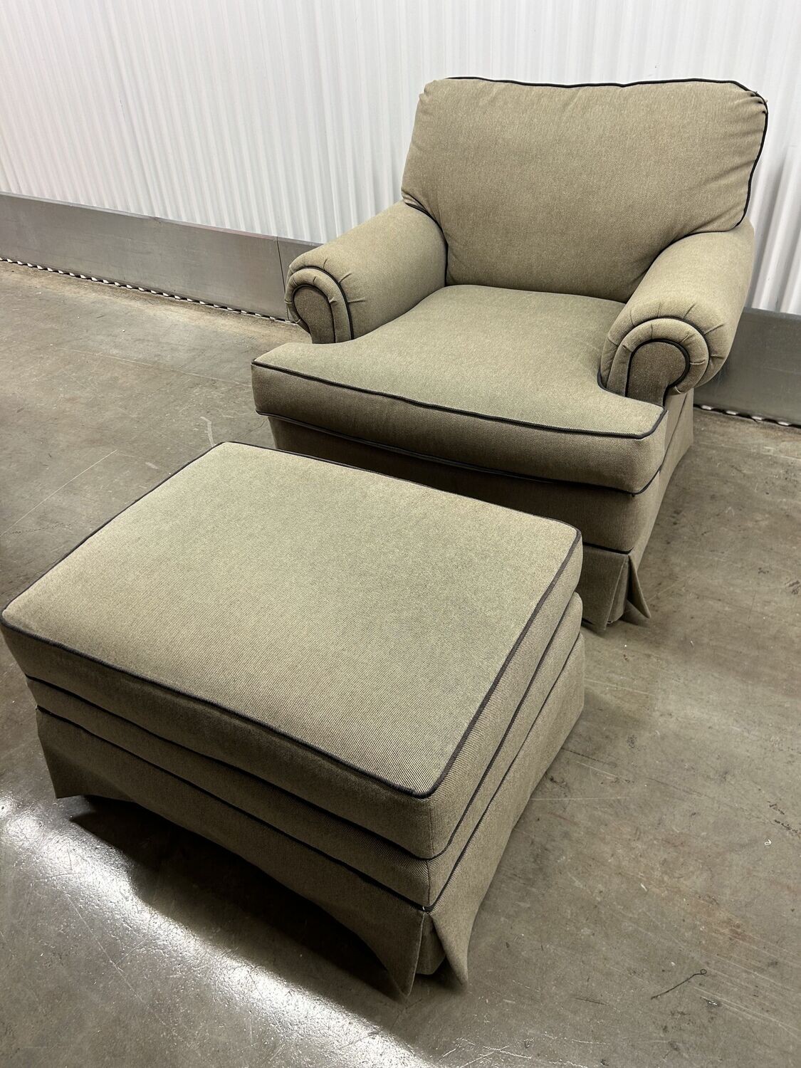 Comfy Arm Chair & Ottoman, contrast piping #2322 ** 1 wk. to sell, full price