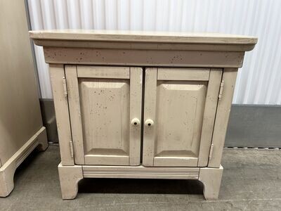 Broyhill "Painters Shed" 2-door Nightstand, distressed, matching pieces #2214