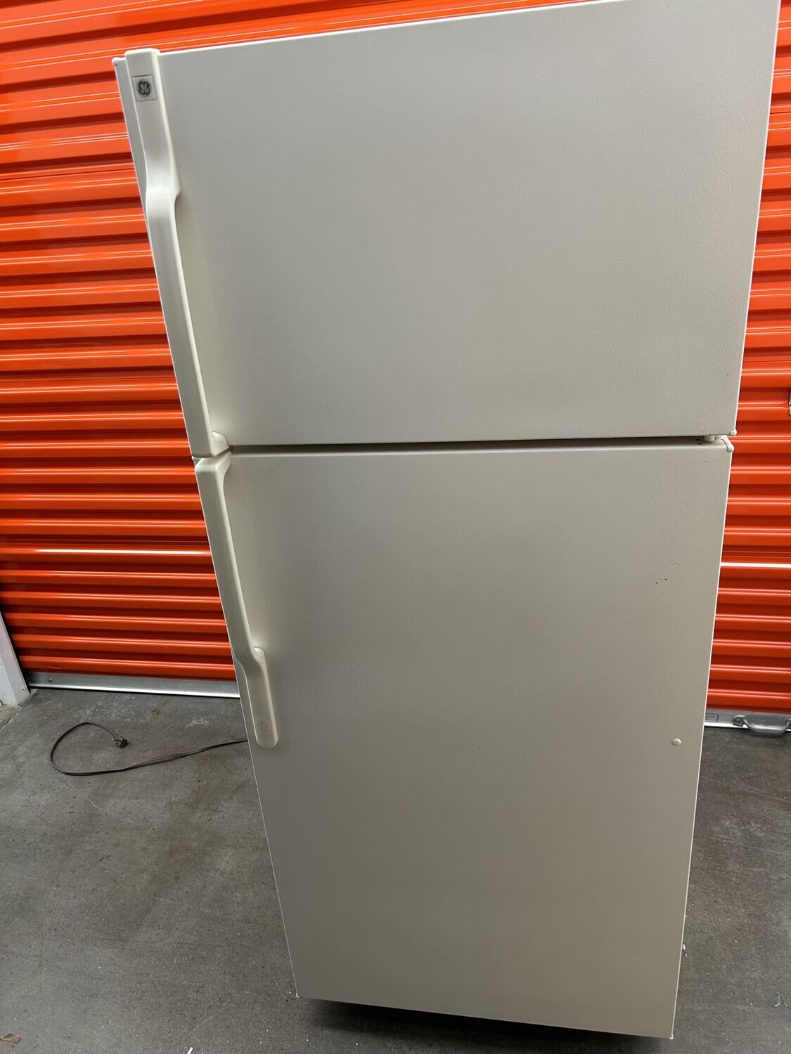 GE Refrigerator, top freezer, beige, SN 773456 #1048 ** 1 mo. to sell, full price
