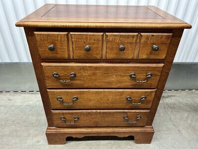 Small Two-tone 4-drawer Dresser / Cabinet, excellent condition #2118