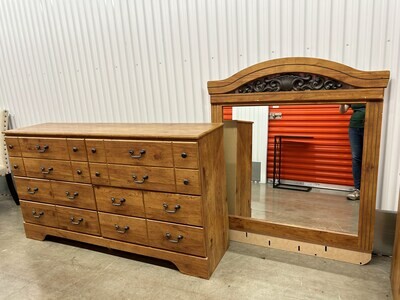6-drawer Dresser w/mirror, bronze handles, Ashley #2118