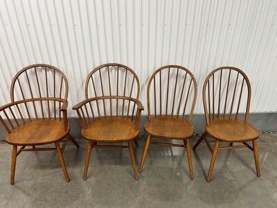 Set of 4 Nichols & Stone Oak Windsor Chairs #2214