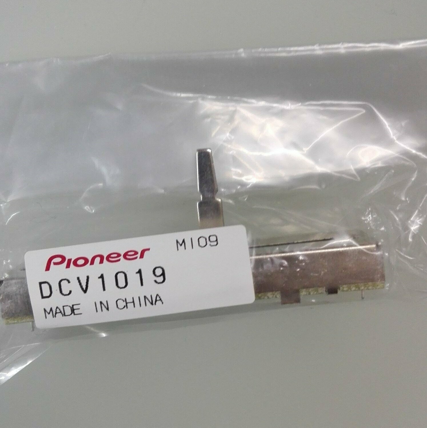 DCV1019 Fader Pioneer