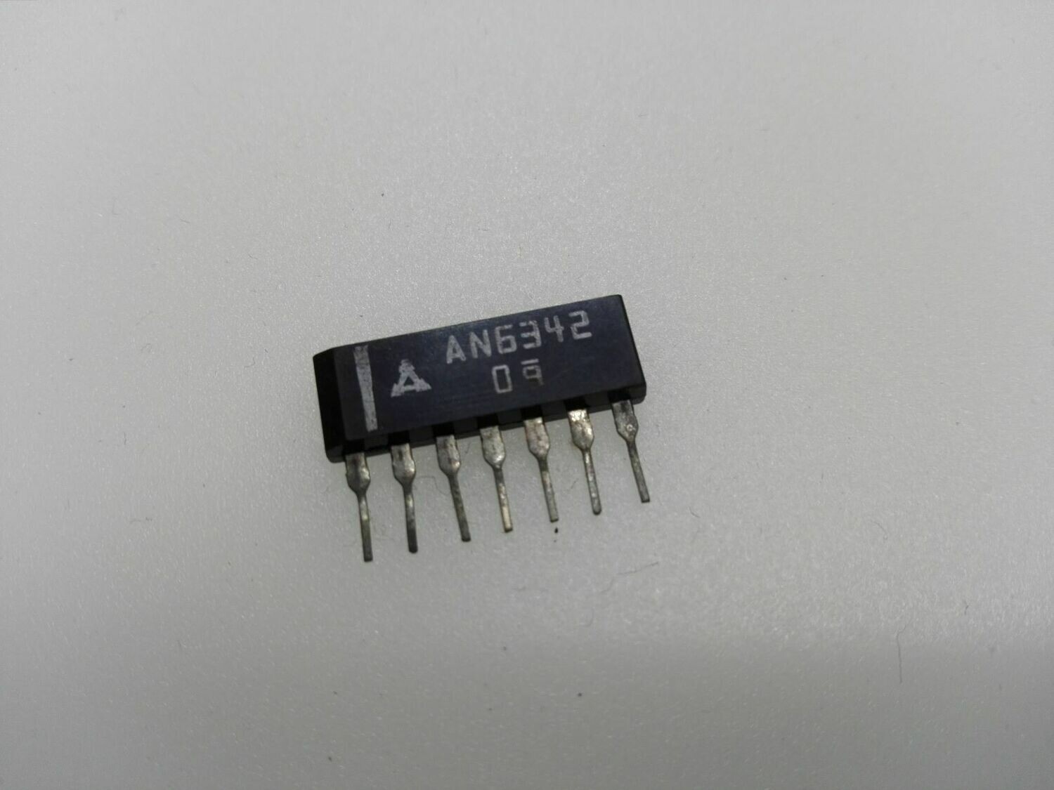 IC AN6842