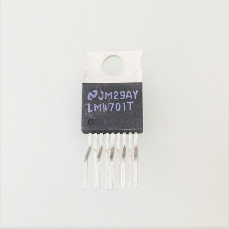 IC LM4701