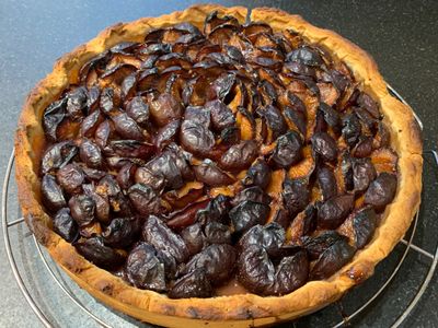 Tarte aux quetsches d'Alsace faite maison (disponible à partir de 9h)