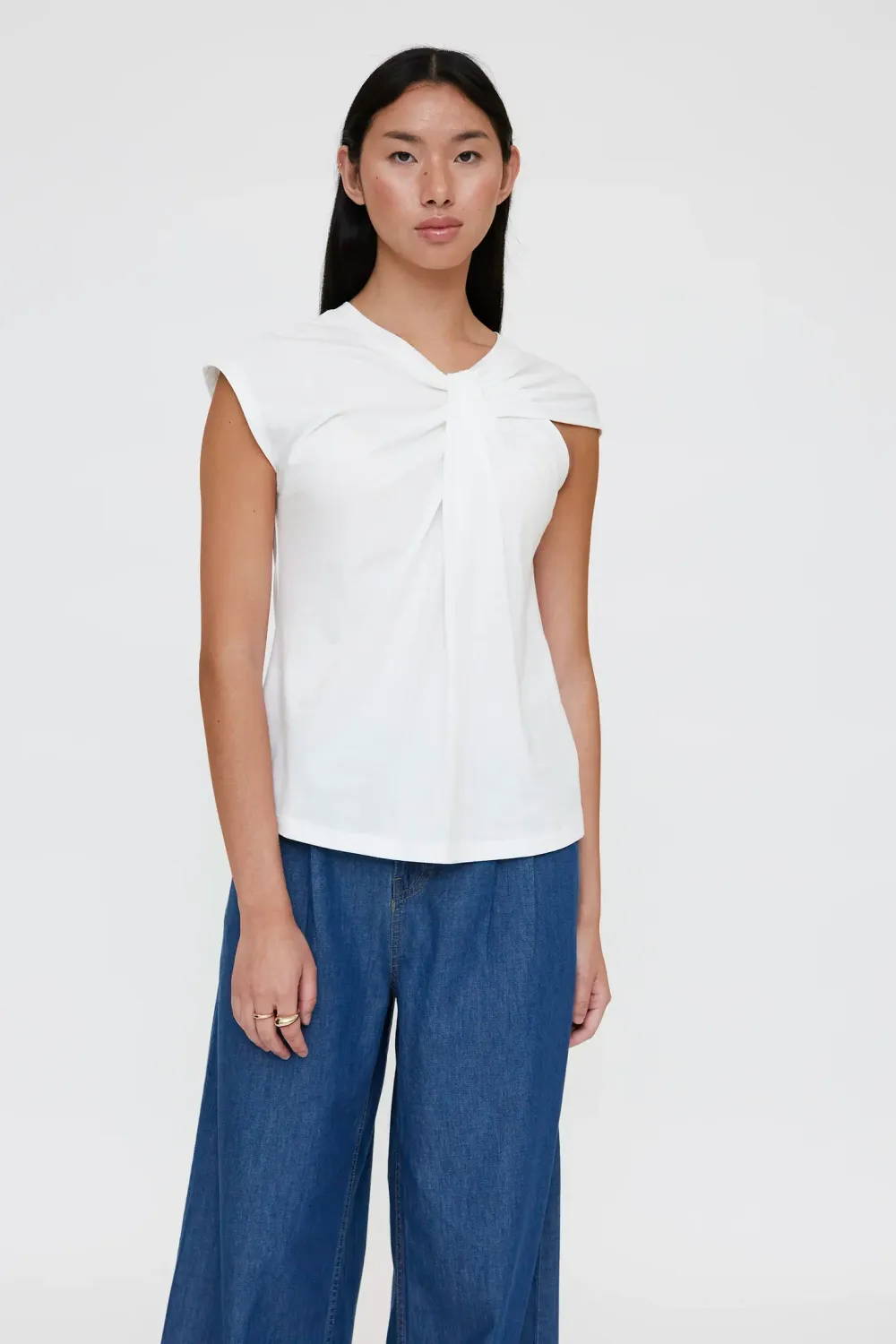 Knot White Tee Knot White Tee