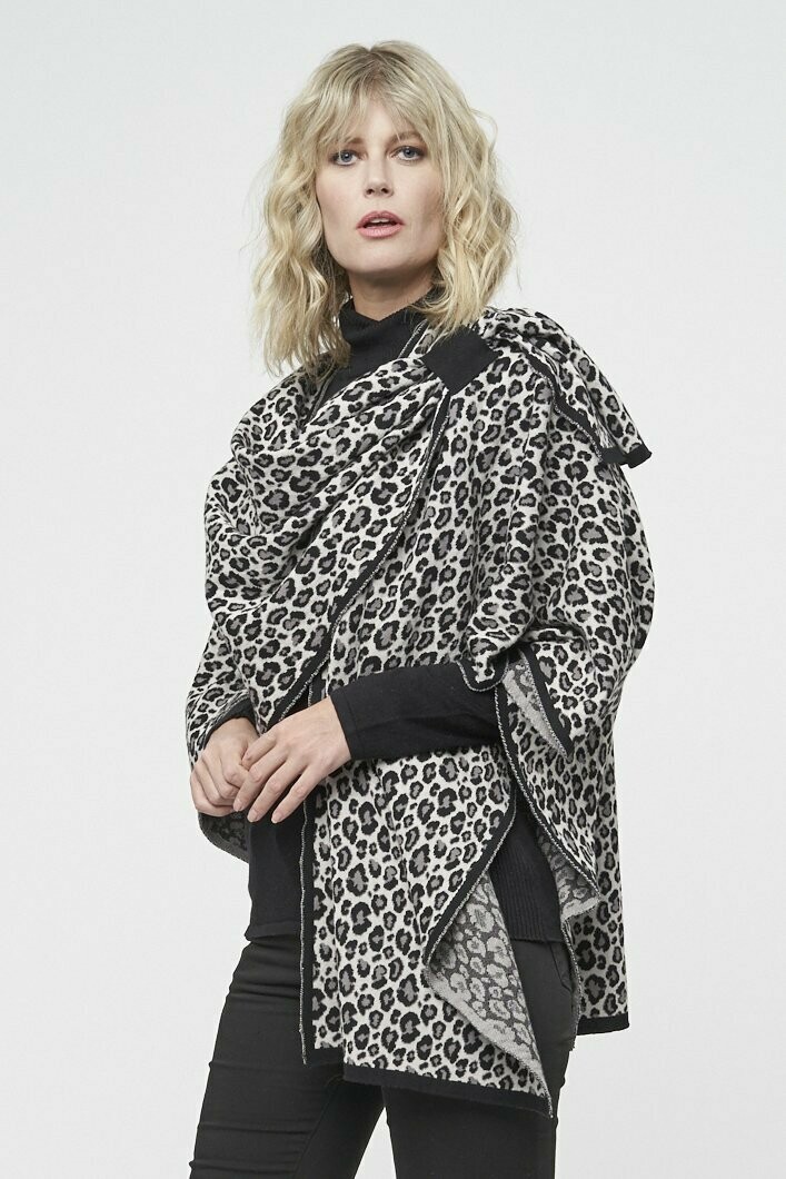 Leopard Jacquard Wrap Leopard Jacquard Wrap