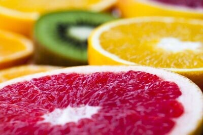 BOUM 🥭🥝🍊 1 mangue, 5 kiwis verts, 3 pomelos, 5 oranges à jus soit 18 FRUITS DE VITAMINES. C’EST POUR 1 SEMAINE PAR PERSONNE