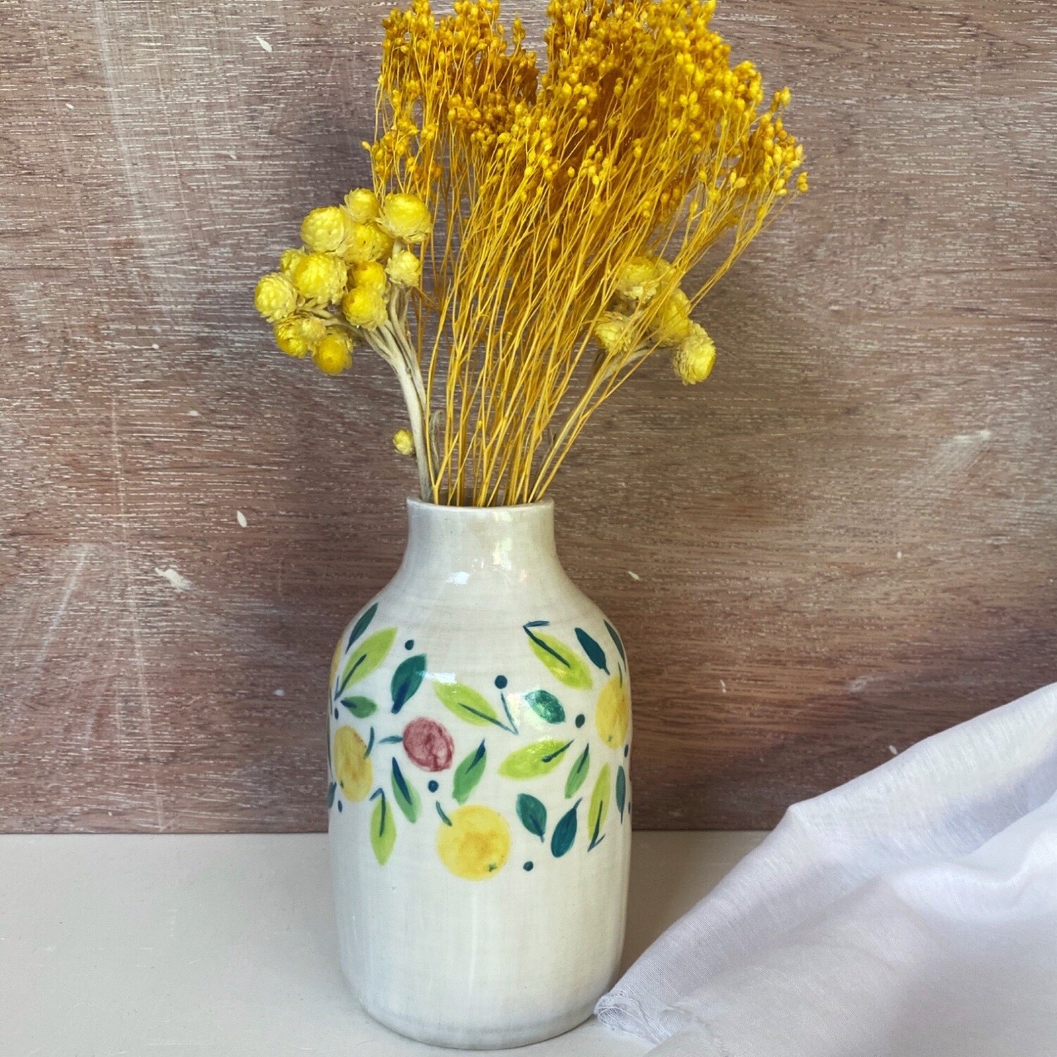Vase N & M