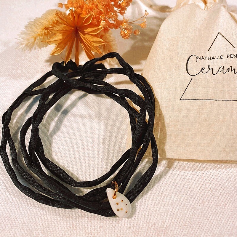 Bracelet soie noir goutte points d'or
