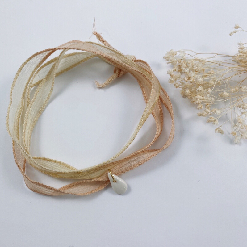 Bracelet ruban soie rose pâle 