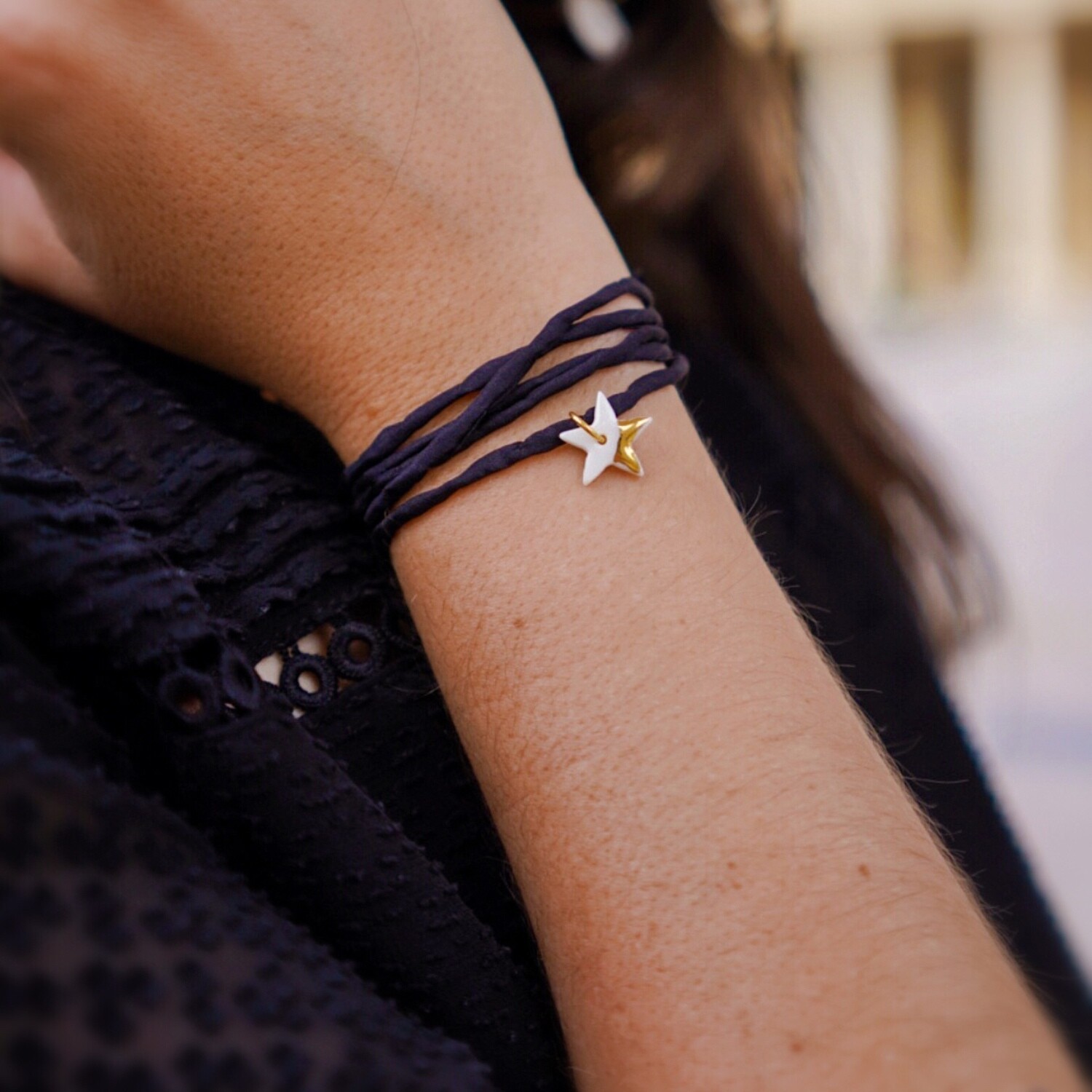 Bracelet soie noir étoile or