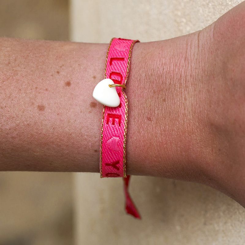 Bracelet ruban LOVE YOU avec pendant en porcelaine