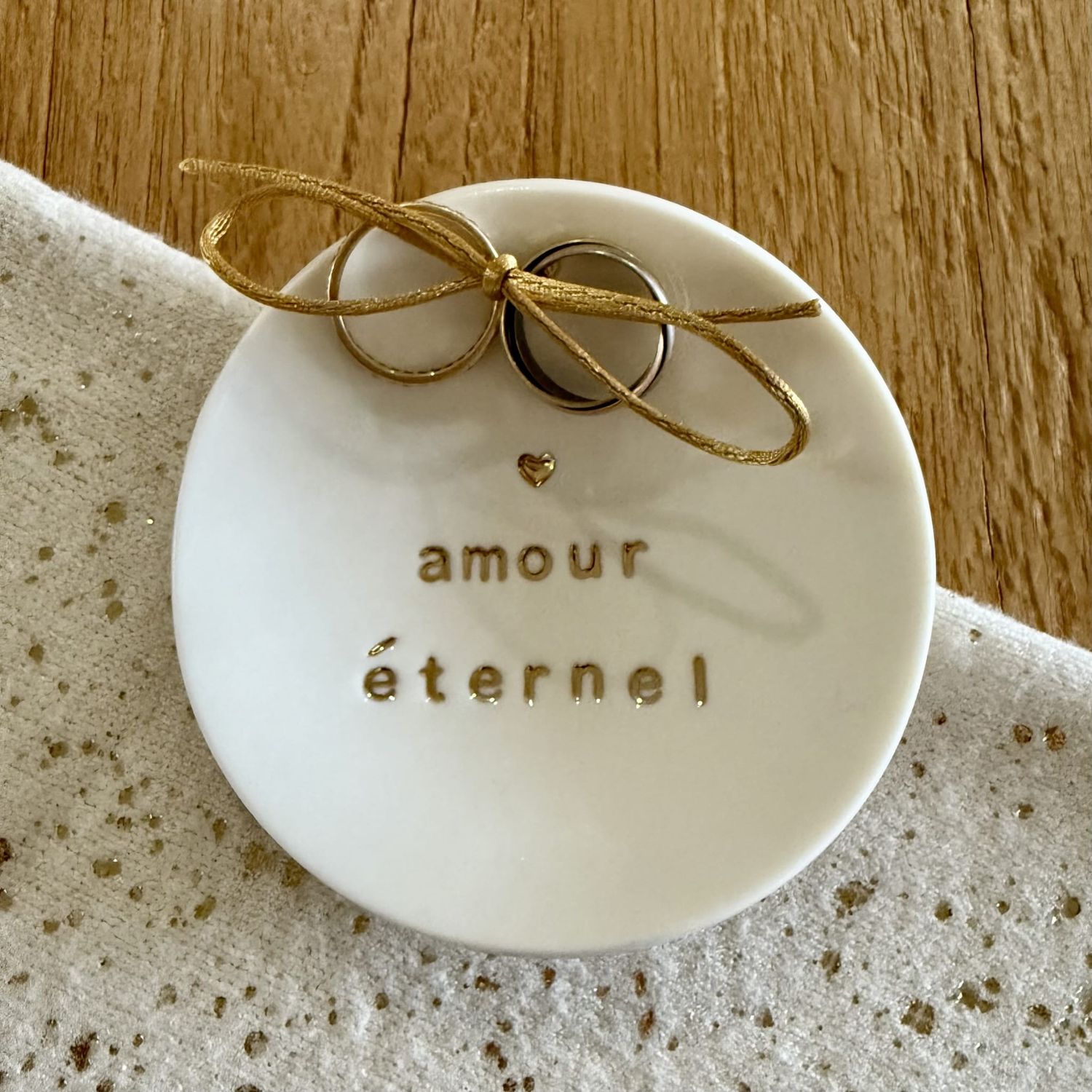 Coupelle porte-alliances en porcelaine - Amour éternel