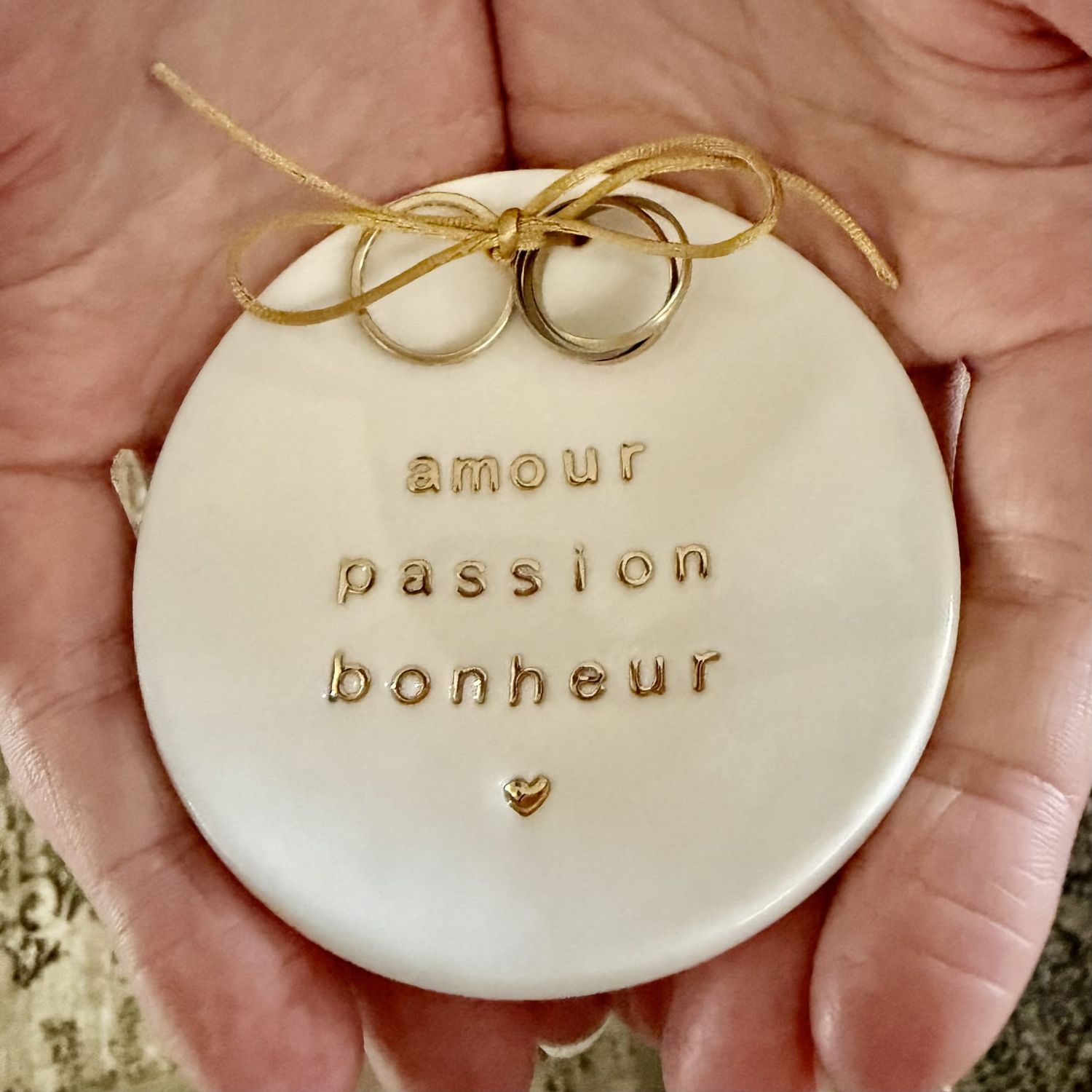 Coupelle porte-alliances en porcelaine - Amour Passion Bonheur
