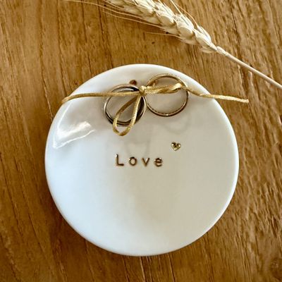 Coupelle porte-alliances en porcelaine - Love