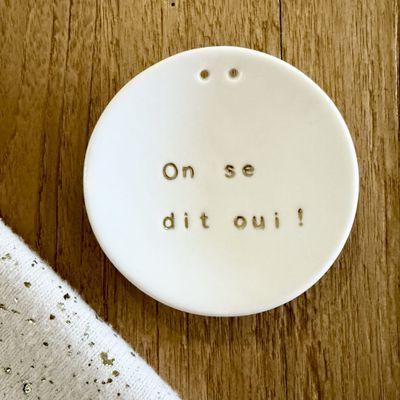 Coupelle porte-alliances en porcelaine - On se dit oui ! Coupelle porte-alliances en porcelaine - On se dit oui !