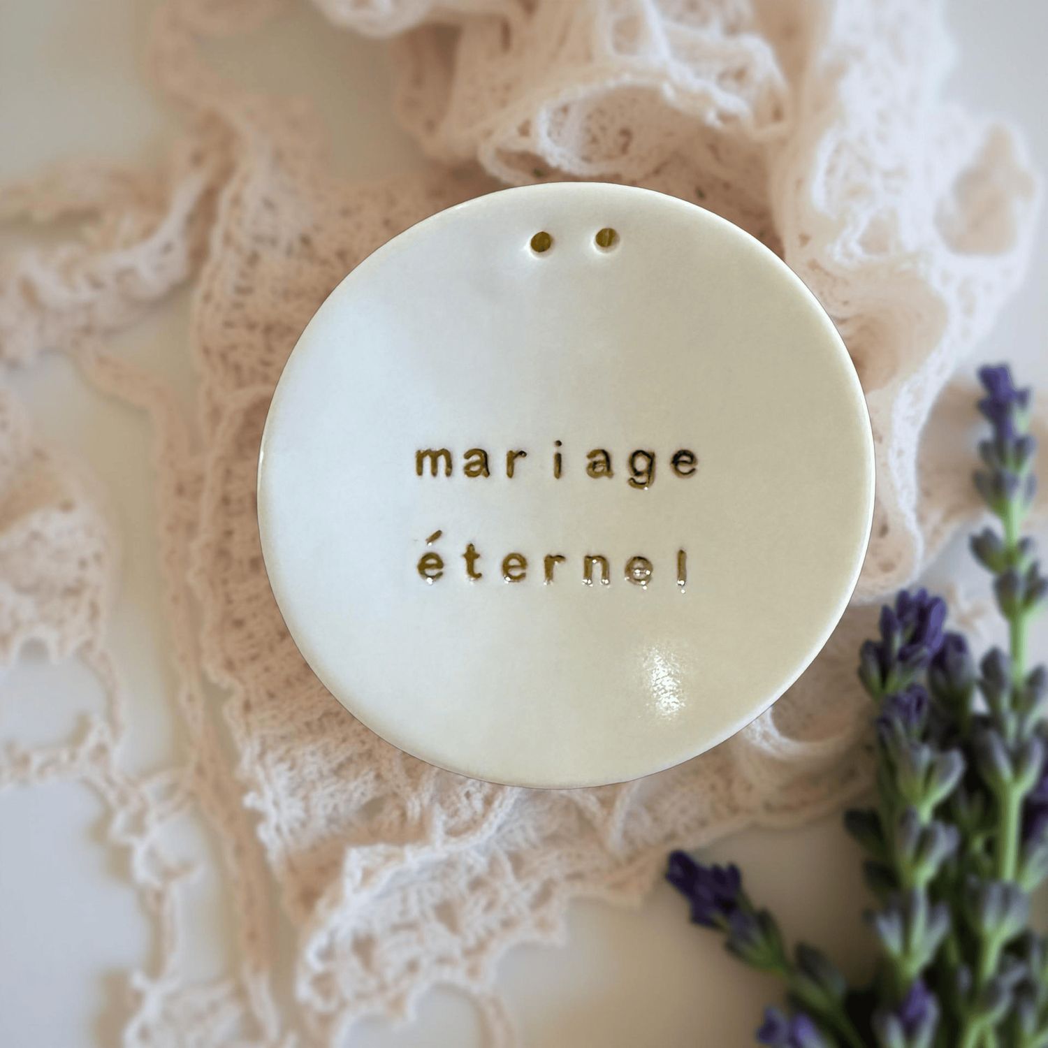 Coupelle porte-alliances en porcelaine - Mariage éternel