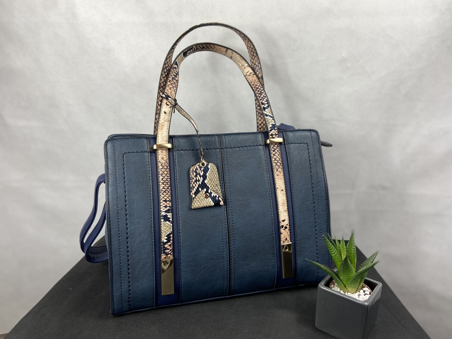 Fashion handbag