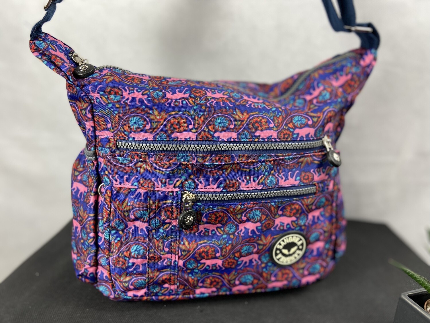 Lightweight Fashion handbag