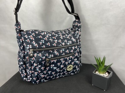 Lightweight Fashion handbag