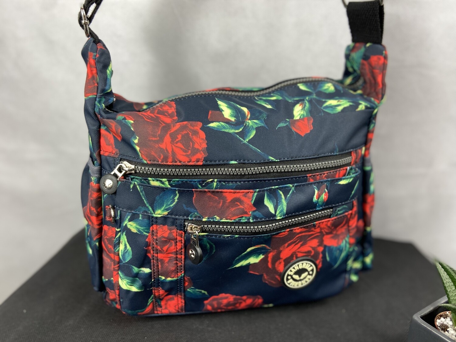 Lightweight Fashion handbag red rose