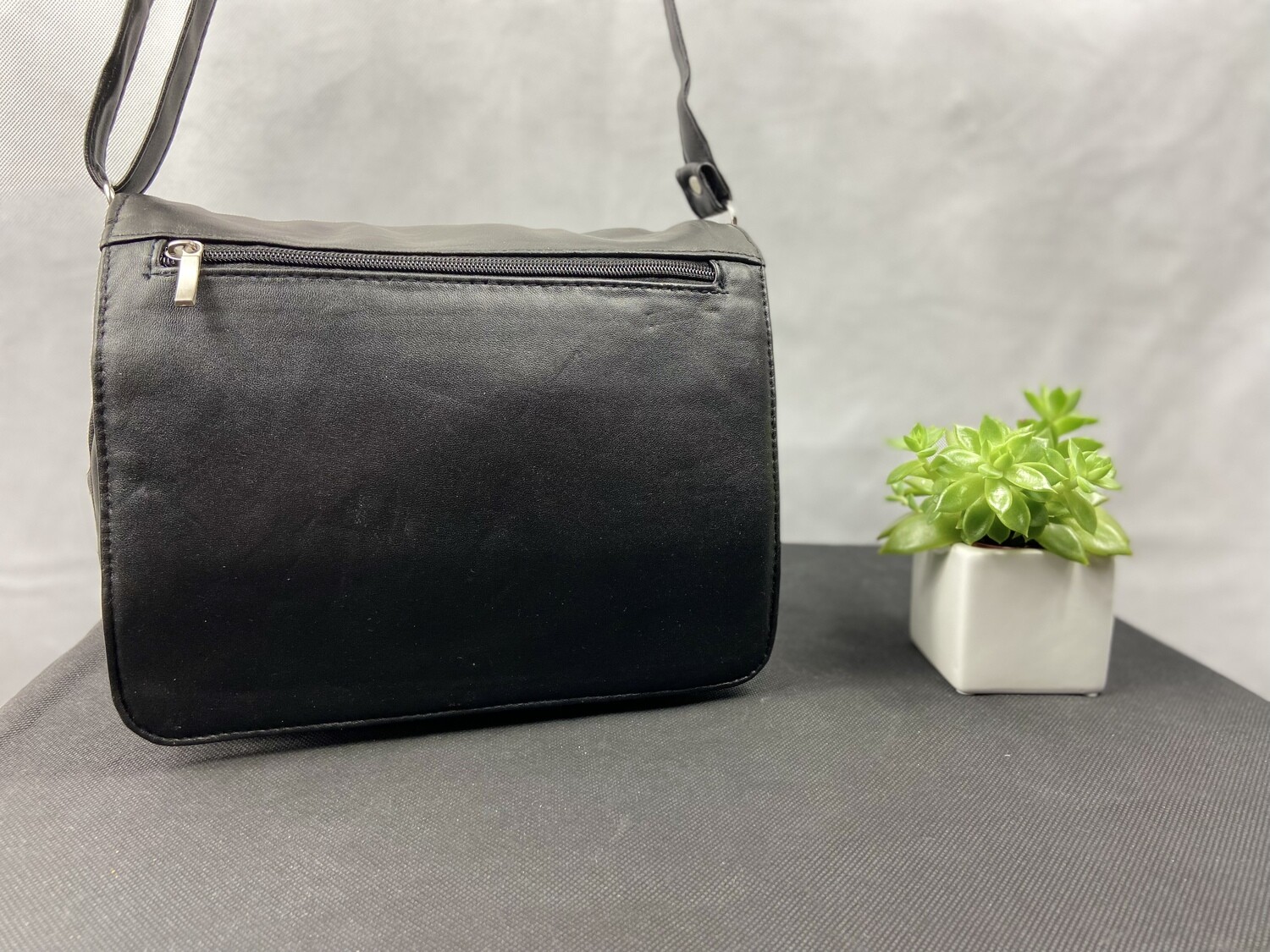Leather handbag
