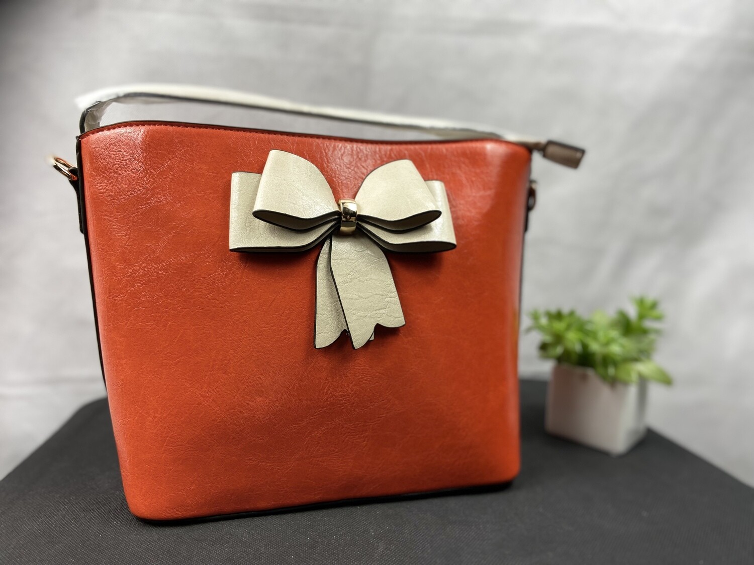 Fashion handbag