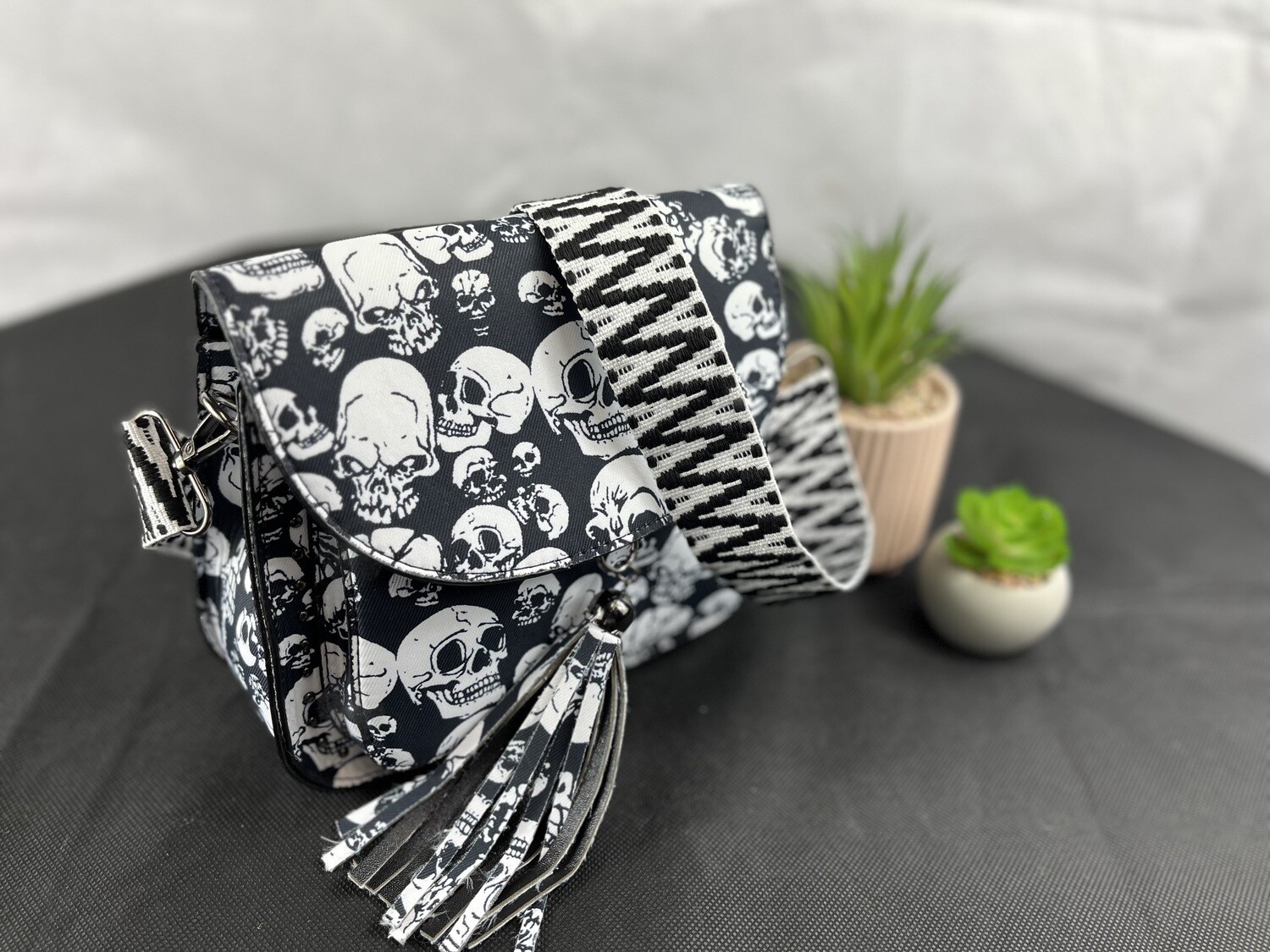 Skull print handbag