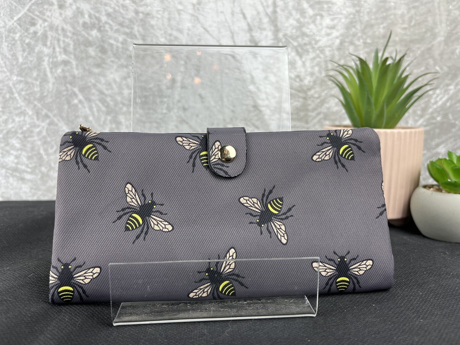 Bee design purse