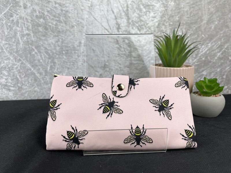 Bee design purse