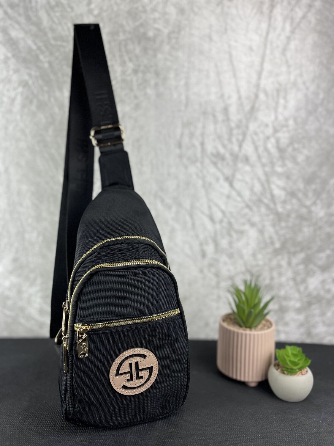 Single strap fashion backpack