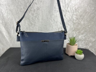Navy fashion handbag