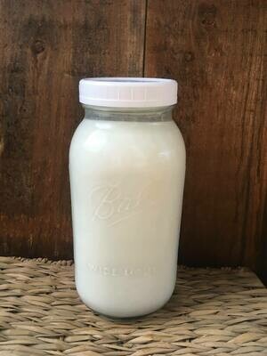 Raw goat milk