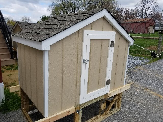 Chicken Coop with inside entrance.